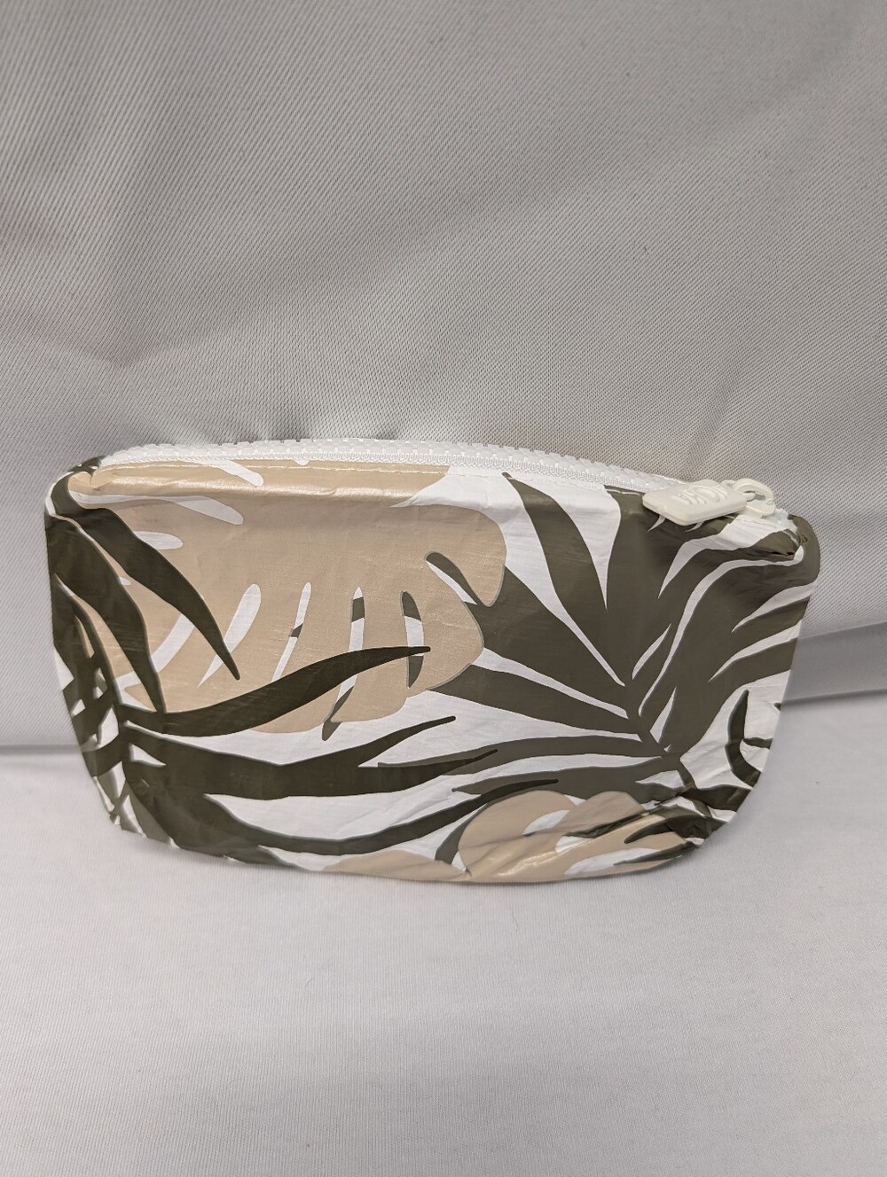 ALOHA Collection Holomua Small Waterproof Travel Tropical Leaf Pouch NWOT